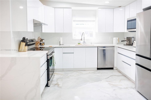 1649 NE 8th Ave, Fort Lauderdale, FL 33305 - kitchen featuring stainless steel appliances, modern cabinets, a sink, under cabinet range hood, and recessed lighting