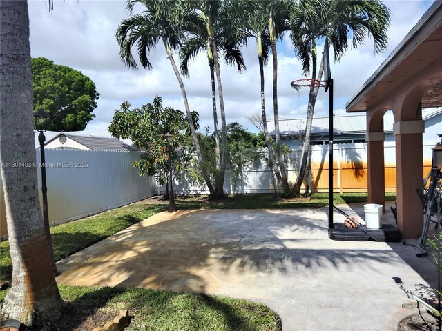 8640 NW 4th St, Pembroke Pines, FL 33024 - photo 13