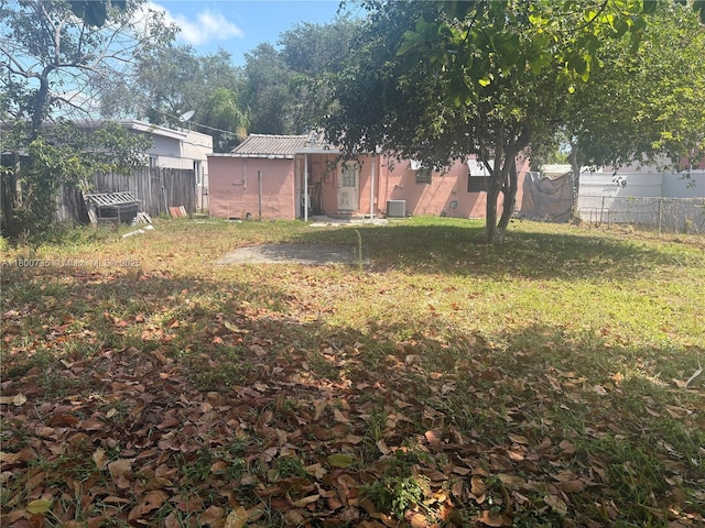 2530 Washington St, Hollywood, FL 33020 - view of yard