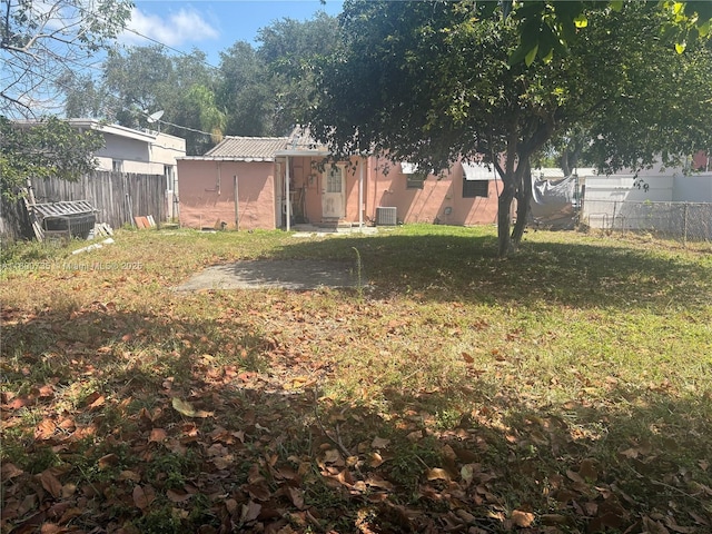 2530 Washington St, Hollywood, FL 33020 - view of yard with central AC unit