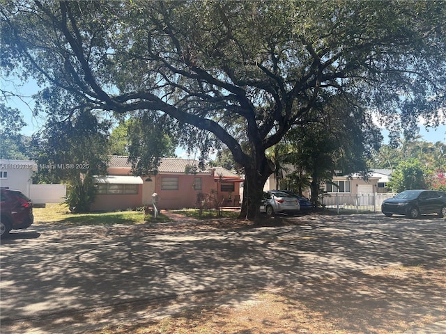2530 Washington St, Hollywood, FL 33020 - view of yard featuring fence