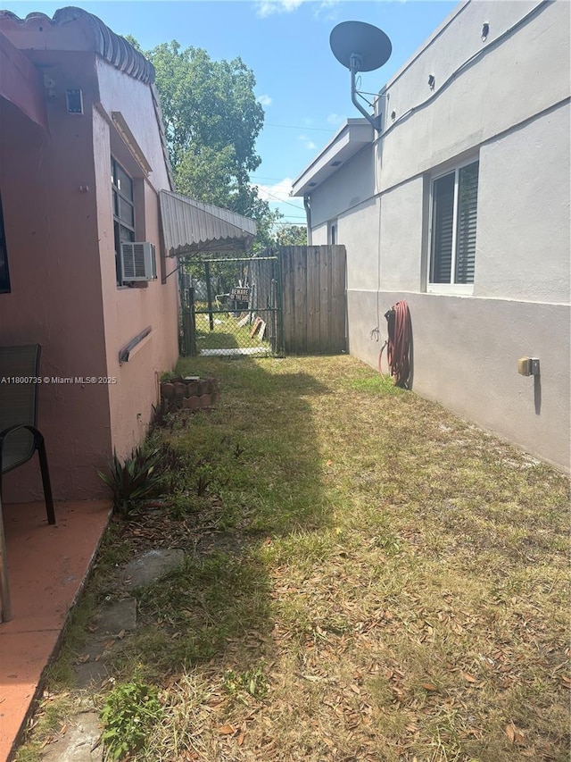 2530 Washington St, Hollywood, FL 33020 - view of yard featuring cooling unit
