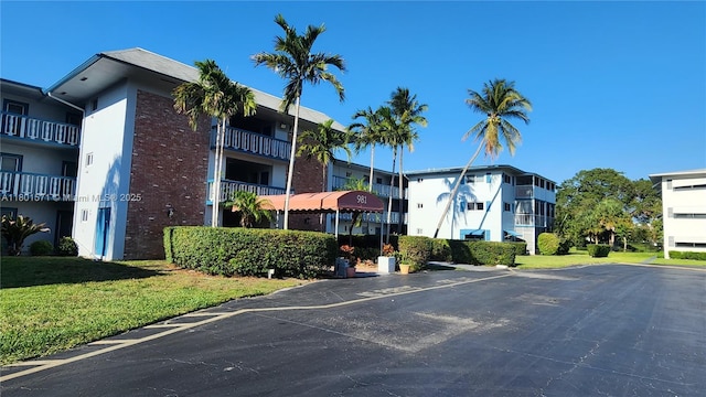 981 Hillcrest Ct Unit 114, Hollywood, FL 33021 - view of apartment building / complex with uncovered parking