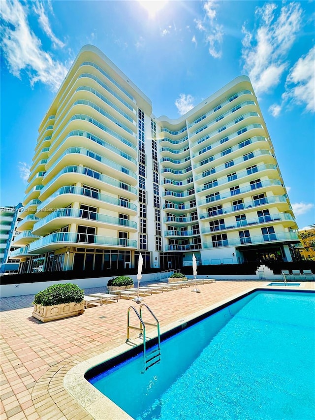 8855 Collins Ave Unit 7H, Surfside, FL 33154 - photo 1