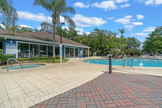 2950 Lucayan Harbour Cir Unit 107, Kissimmee, FL 34746 - community pool with a patio area