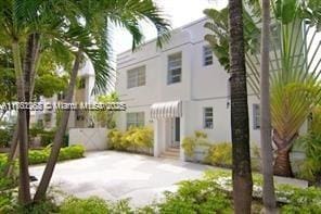928 Jefferson Ave Unit 6, Miami Beach, FL 33139 - view of front facade with stucco siding
