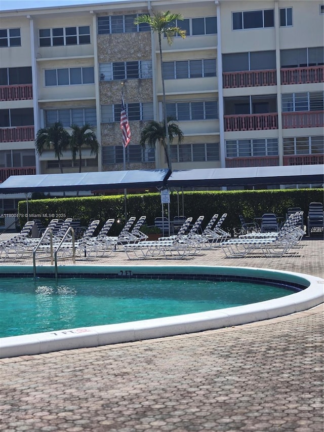215 SE 3rd Ave Unit 401D, Hallandale Beach, FL 33009 - view of pool