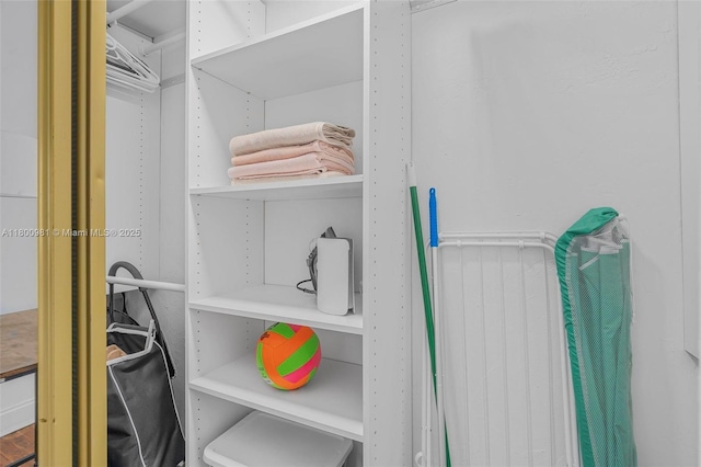 1555 Pennsylvania Ave Unit 209, Miami Beach, FL 33139 - view of walk in closet