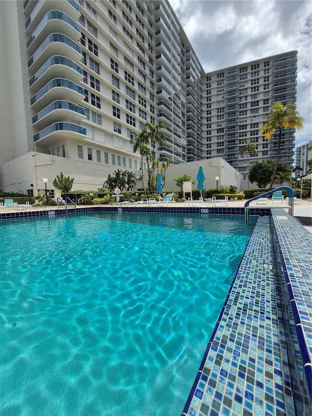 3800 S Ocean Dr Unit 818, Hollywood, FL 33019 - view of community pool