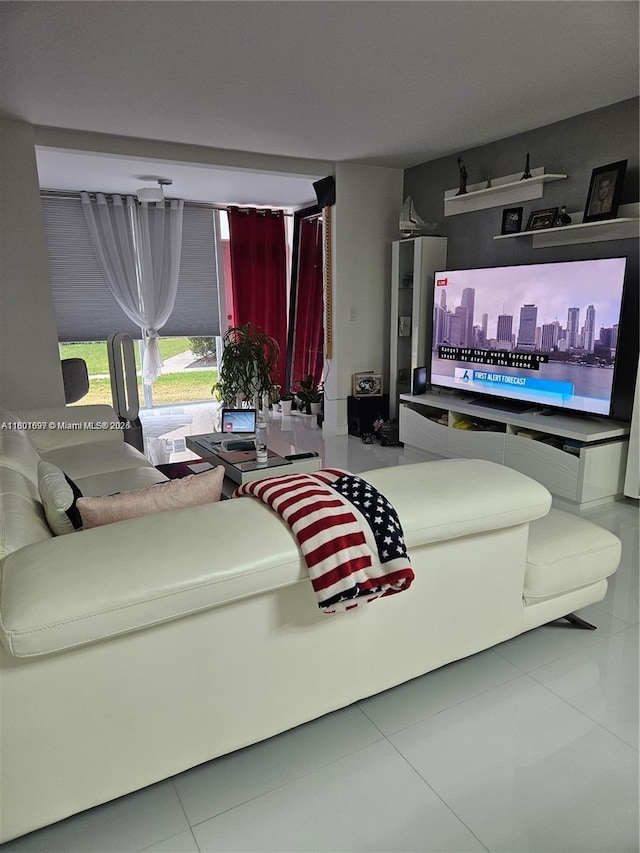 619 NE 14th Ave Unit 106, Hallandale Beach, FL 33009 - view of tiled living room