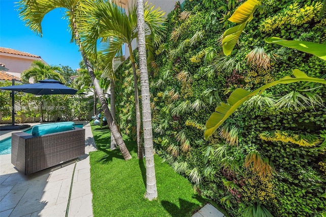 1496 Breakwater Ter, Hollywood, FL 33019 - view of yard featuring an outdoor pool