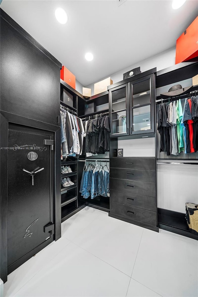 1496 Breakwater Ter, Hollywood, FL 33019 - view of walk in closet