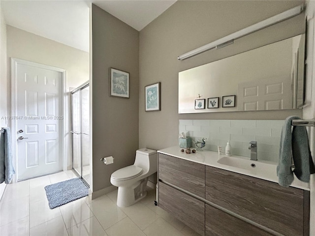 3968 Nighthawk Dr, Weston, FL 33331 - full bath featuring a stall shower, tasteful backsplash, toilet, vanity, and tile patterned flooring