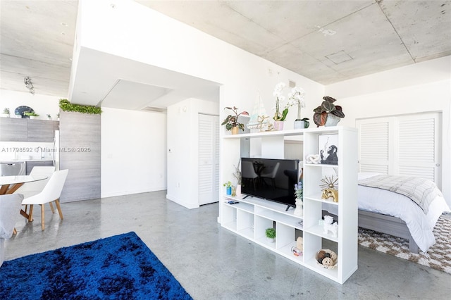 151 SE 1st St Unit 1610, Miami, FL 33131 - living room with finished concrete flooring