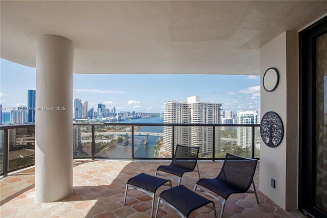 19667 Turnberry Way Unit 27-K, Aventura, FL 33180 - balcony featuring a skyline view