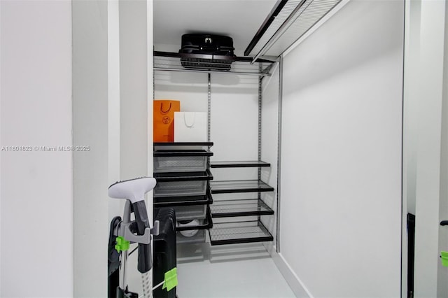 1187 NE 182nd St, North Miami Beach, FL 33162 - view of spacious closet
