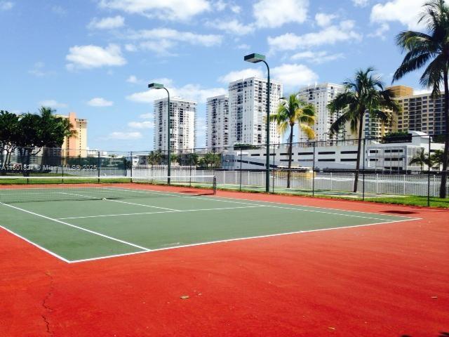 1000 Parkview Dr Unit 605, Hallandale Beach, FL 33009 - photo 4