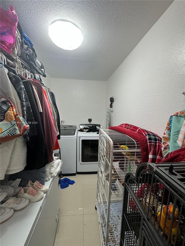 8098 NW 99th Ter, Hialeah Gardens, FL 33016 - spacious closet with washer and dryer