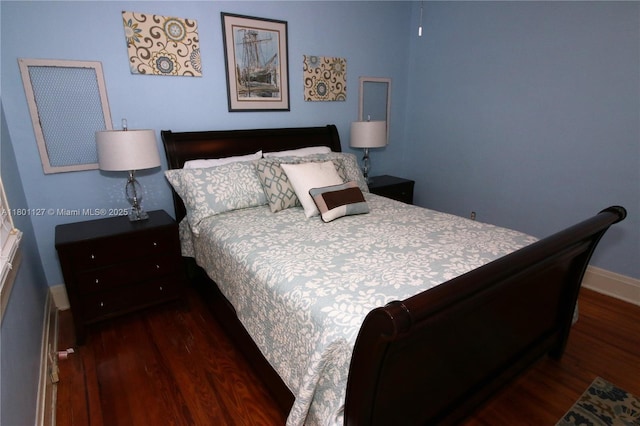 804 SE 10th St, Fort Lauderdale, FL 33316 - bedroom with wood finished floors and baseboards