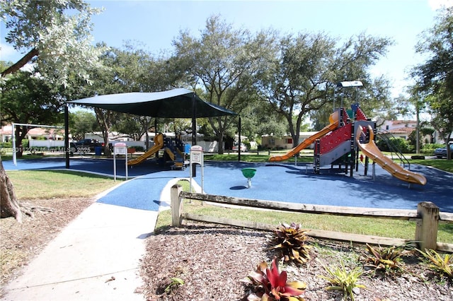 804 SE 10th St, Fort Lauderdale, FL 33316 - view of community play area