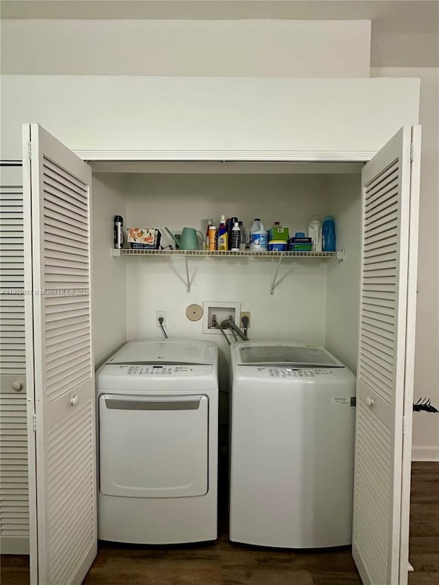 3828 NW 121st Ave, Sunrise, FL 33323 - laundry room featuring independent washer and dryer and dark wood-type flooring