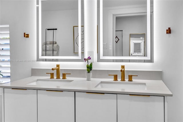 2801 SW 64th Ave, Miami, FL 33155 - bathroom featuring double vanity