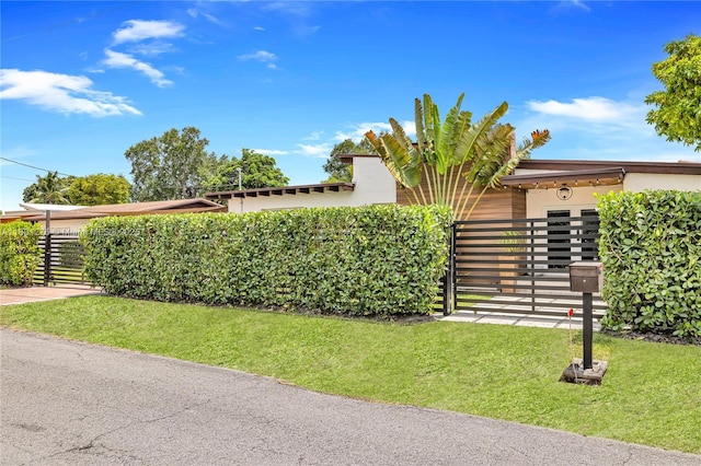 2801 SW 64th Ave, Miami, FL 33155 - view of yard with a gate