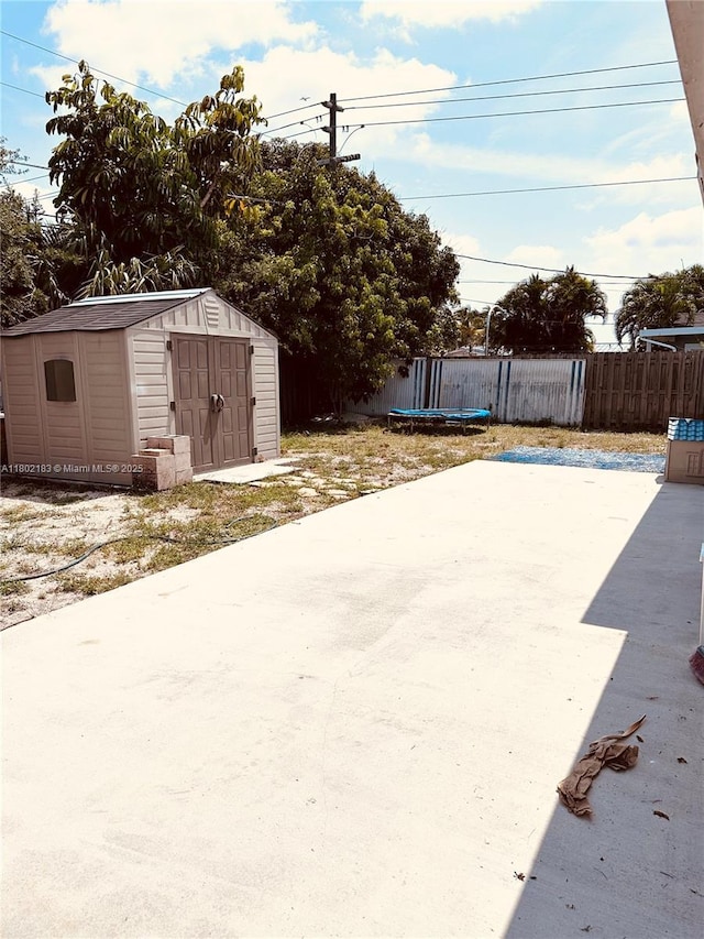 8761 NW 12th St, Pembroke Pines, FL 33024 - view of patio / terrace