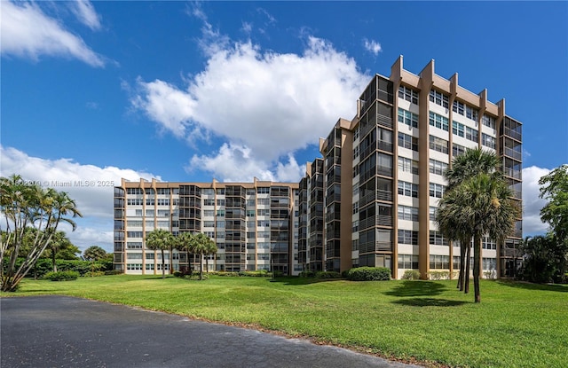 900 Saint Charles Pl Unit 621, Pembroke Pines, FL 33026 - view of apartment building / complex
