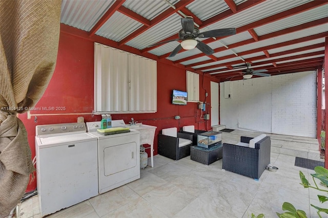 2435 Wilson St, Hollywood, FL 33020 - laundry area with independent washer and dryer and ceiling fan