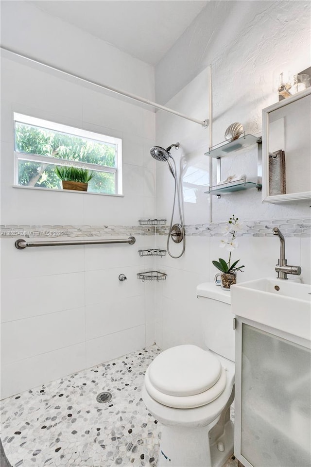 38 NW 47th Ter, Miami, FL 33127 - full bathroom featuring a tile shower and toilet