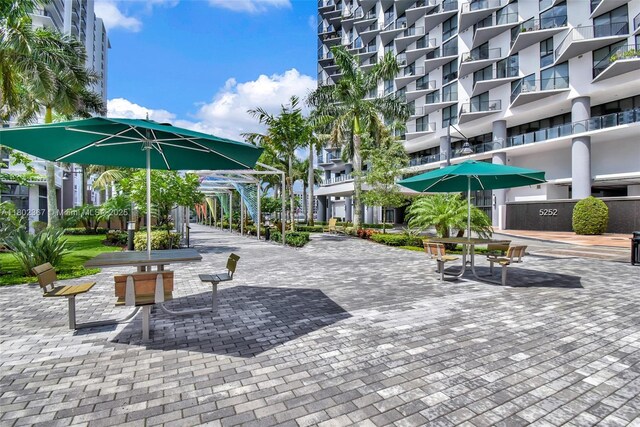8301 NW 41st St Unit B-303, Doral, FL 33166 - view of home's community