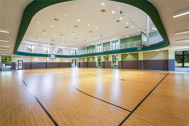 8301 NW 41st St Unit B-303, Doral, FL 33166 - view of sport court with community basketball court and fence