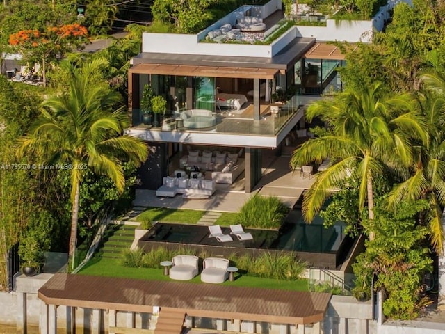 220 W Dilido Dr, Miami Beach, FL 33139 - aerial view of property and surrounding area