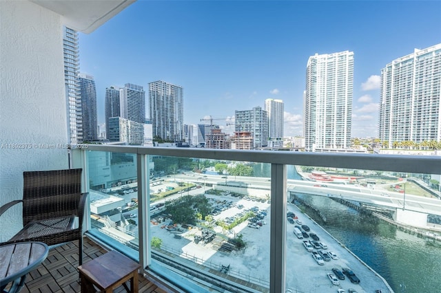 31 SE 5th St Unit 1603, Miami, FL 33131 - balcony featuring a view of skyline and a water view
