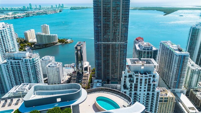 1000 Brickell Plz Unit Uph6201, Miami, FL 33131 - view of urban area featuring a nearby body of water and a pool