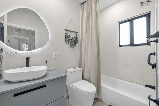 4228 NW 3rd Ave, Miami, FL 33127 - full bath with vanity, shower / bath combination with curtain, and toilet