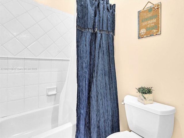 3230 SW 194th Ter, Miramar, FL 33029 - full bath featuring toilet and shower / bath combination with curtain
