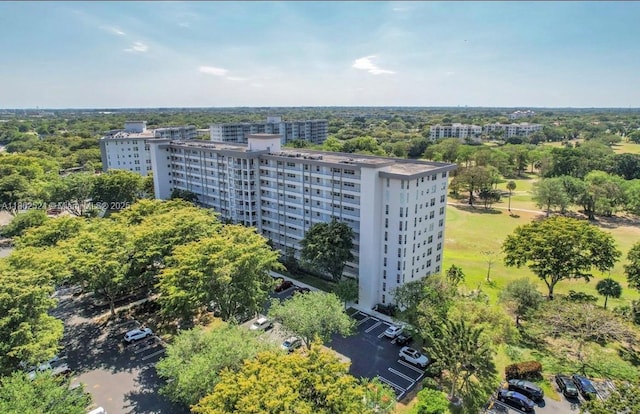 605 Oaks Dr Unit 203, Pompano Beach, FL 33069 - drone / aerial view