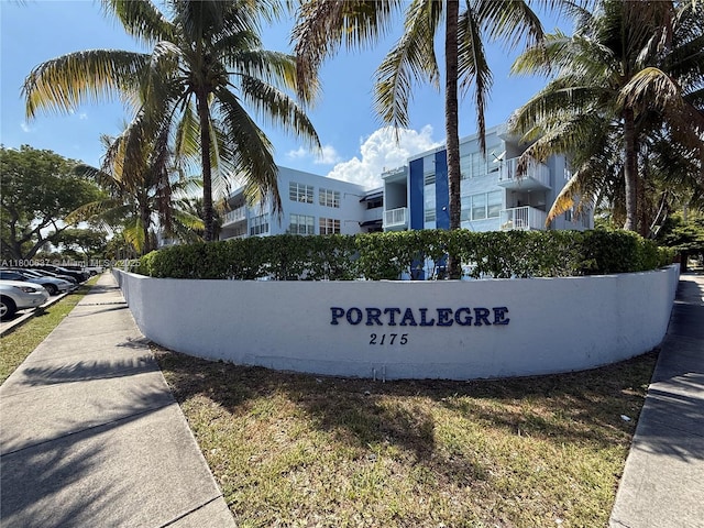 2175 NE 170th St Unit 202, North Miami Beach, FL 33162 - view of community sign