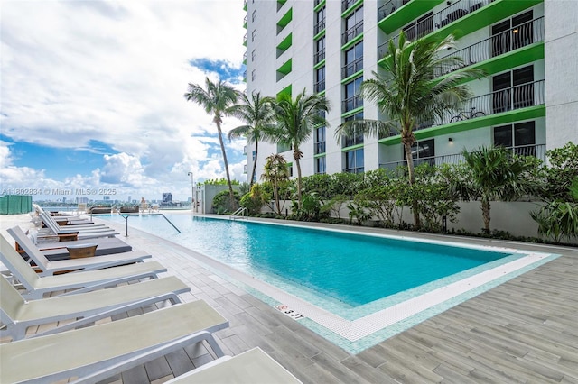 488 NE 18th St Unit 704, Miami, FL 33132 - view of community pool