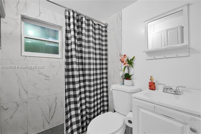 3446 NW 1st Ave, Miami, FL 33127 - full bathroom with a shower with curtain, toilet, and vanity