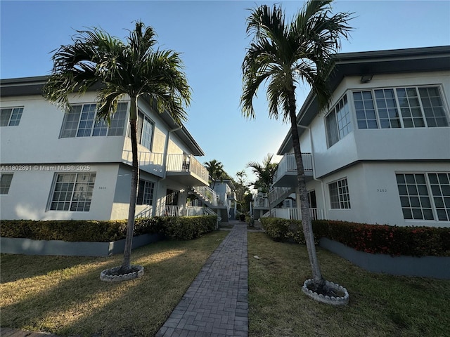 9260 Bay Harbor Ter Unit 24, Bay Harbor Islands, FL 33154 - view of community featuring a yard