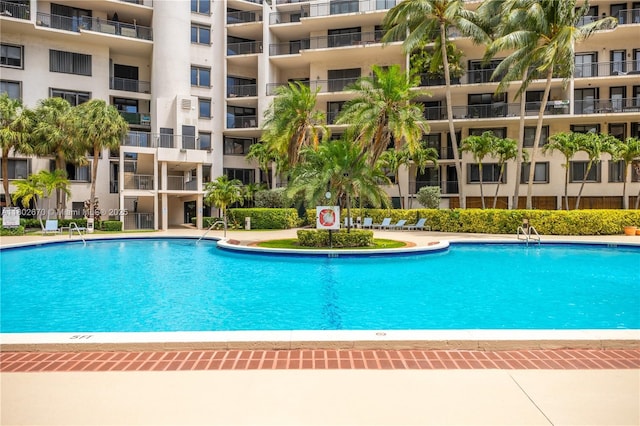 540 Brickell Key Dr Unit 904, Miami, FL 33131 - view of community pool
