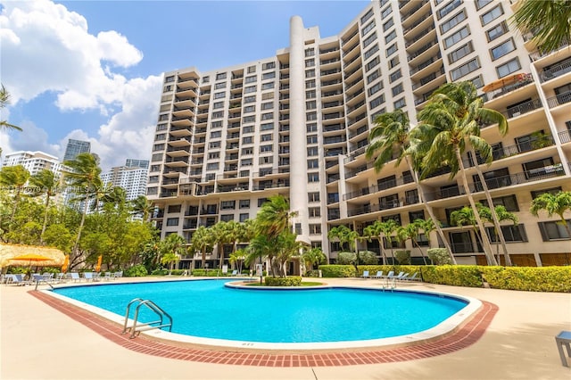 540 Brickell Key Dr Unit 904, Miami, FL 33131 - view of community pool
