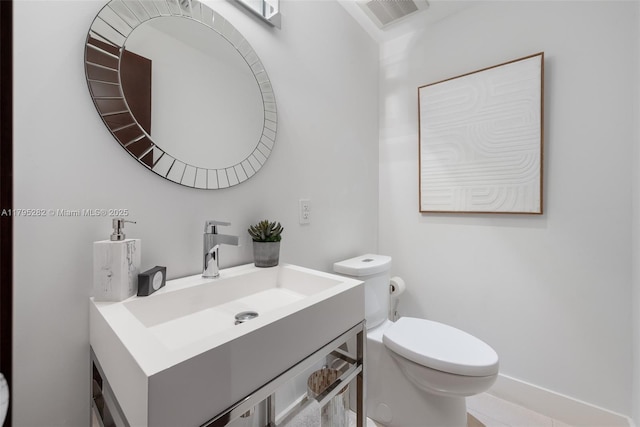 1415 Madrid St, Coral Gables, FL 33134 - half bath featuring toilet and vanity