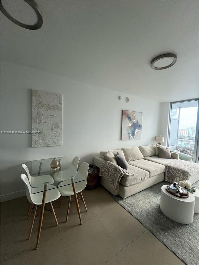 90 SW 3rd St Unit 1909, Miami, FL 33130 - living area featuring tile patterned flooring