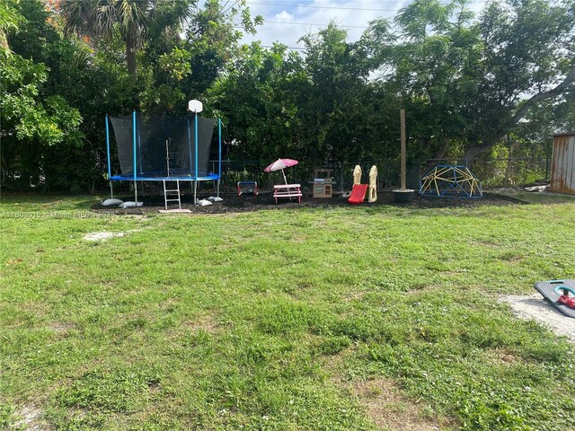 3915 Lotus Dr, Naples, FL 34104 - photo 25