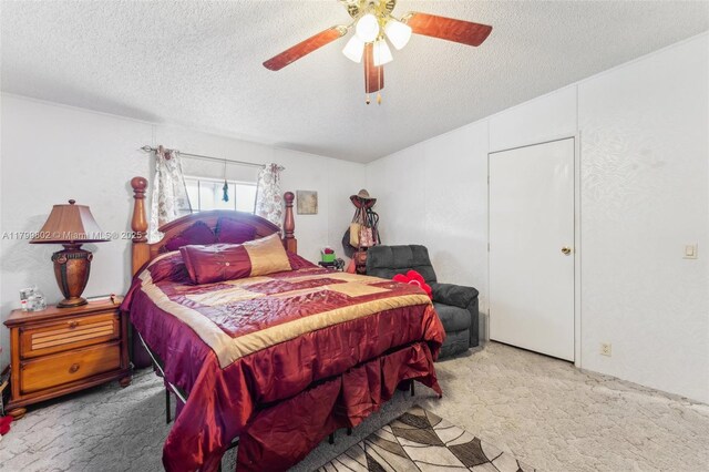 260 Taft Blvd, Clewiston, FL 33440 - bedroom featuring carpet, a textured ceiling, and a ceiling fan