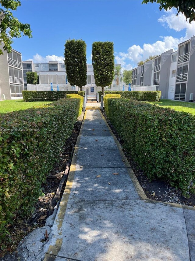 14155 SW 87th St Unit E110, Miami, FL 33183 - surrounding community featuring fence